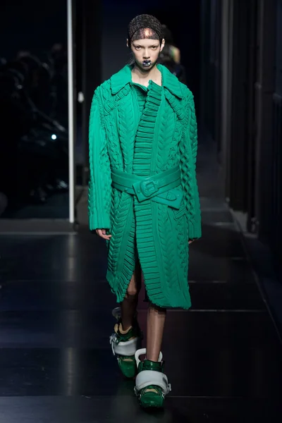 Look 14